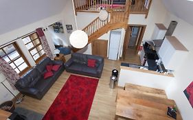 Honeysuckle Cottage At Williamscraig Holiday Cottages